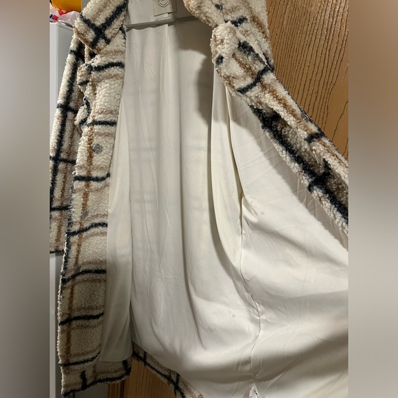 Knee length coat - Picture 11 of 11